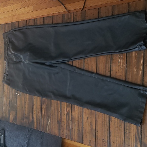 White fox faux leather pants - Picture 3 of 7